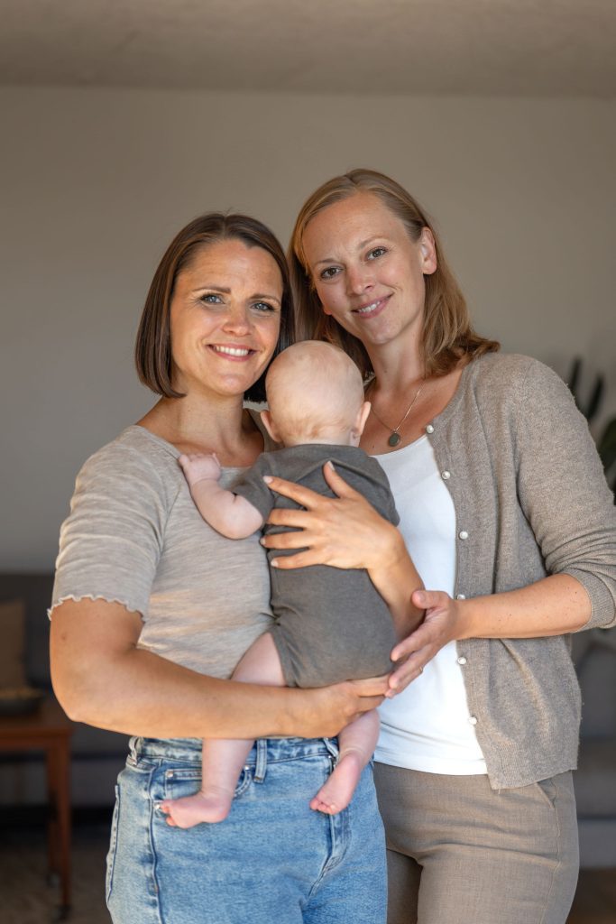 Autoriseret osteopat med speciale i babyer og børn, Mie Lindholm, og journalist Hanna Nørager Andersson har begge to børn.