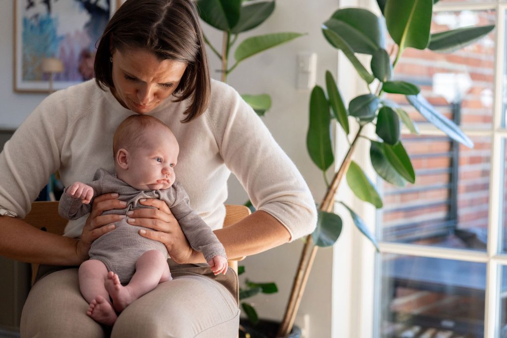 Refluks og silent refluks hos babyer kan vise sig med forskellige symptomer